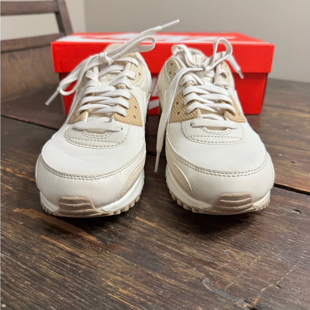 Nike Womens Air Max Sneakers - White and Tan 9.5 - Picture 3 of 8